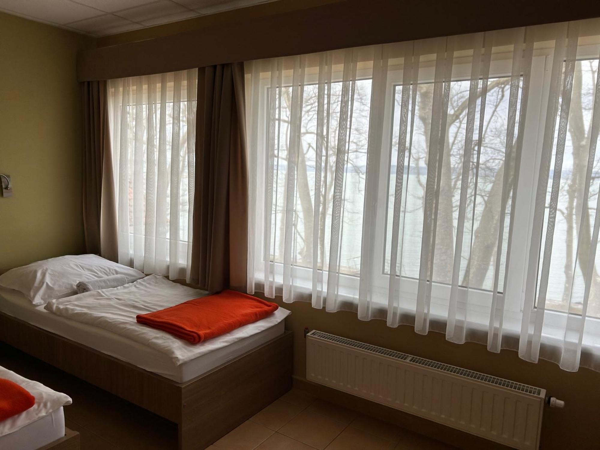Bf Hotel Balatonfoldvar Exterior photo